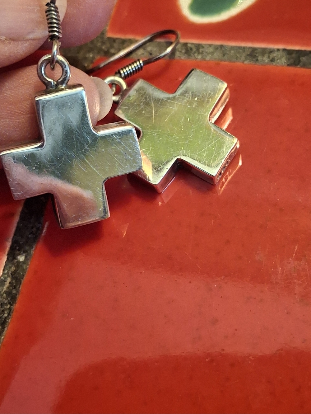 Silver CROSS EARRINGS 3/4" 750/1000 Silver Vintge Not Hollow Excellent Pre-owned - Picture 6 of 8